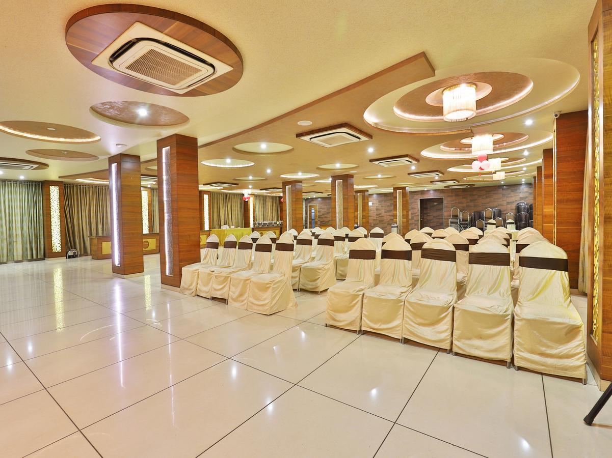 Hotel Oyo 13253 The Grand Vinayak 3*
