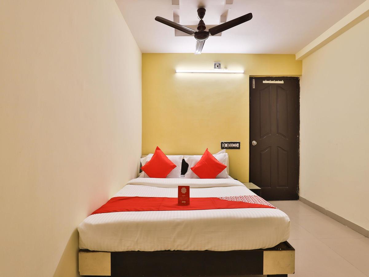 Hotel Oyo 8376 Angel Plaza 3*