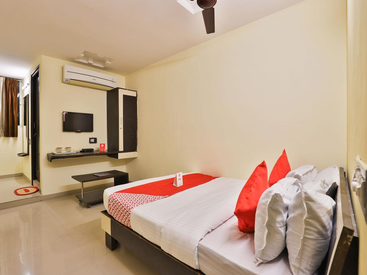 Hotel Oyo 8376 Angel Plaza