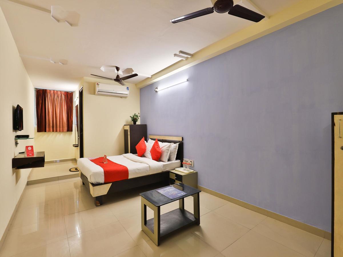 Hotel Oyo 8376 Angel Plaza