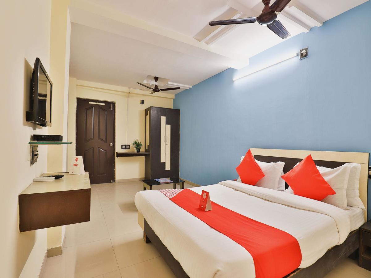 Hotel Oyo 8376 Angel Plaza