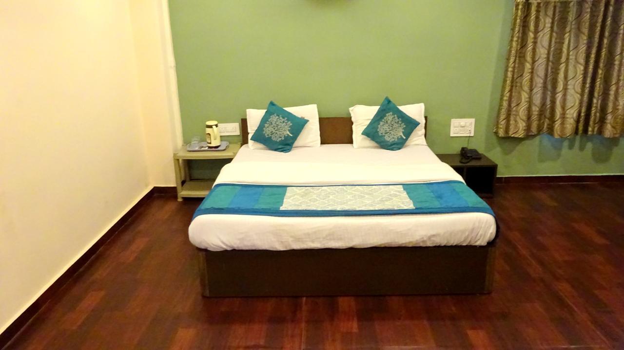 Hotel Blue Moon By Sky Ahmedabad