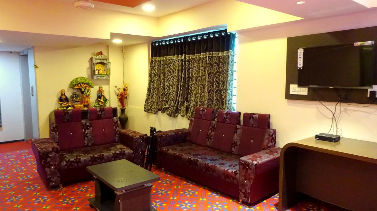 Hotel Blue Moon By Sky Ahmedabad