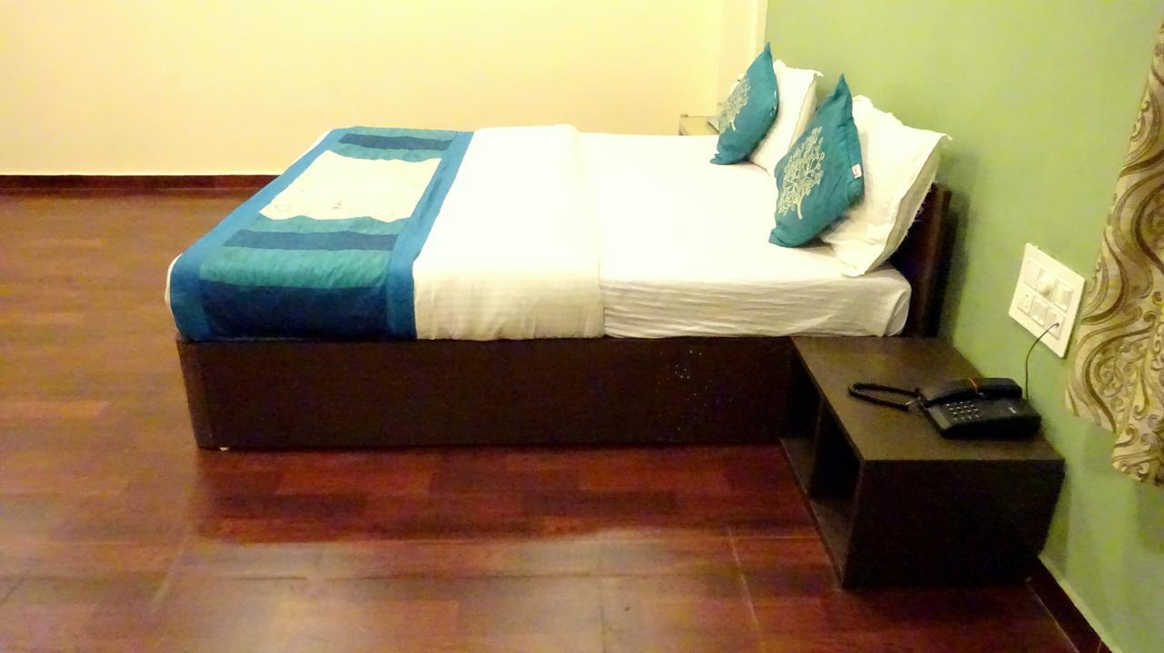 Blue Moon By Sky Hotel