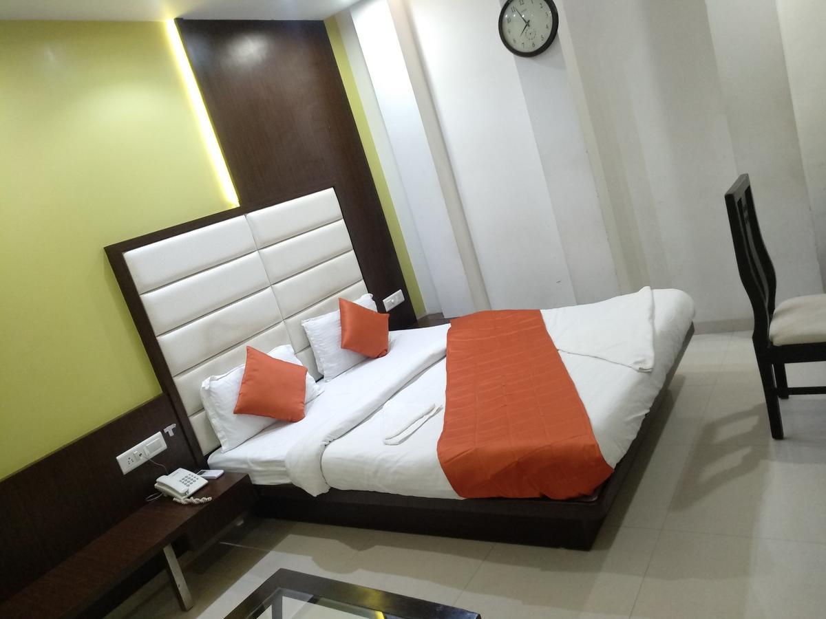 Hotel One Up