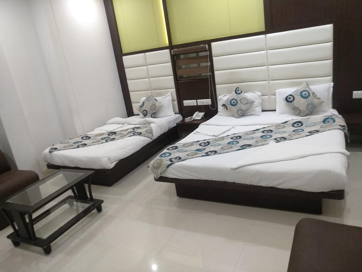 One Up Hotel