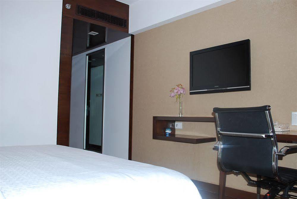 Four Points By Sheraton Hotel 4*
