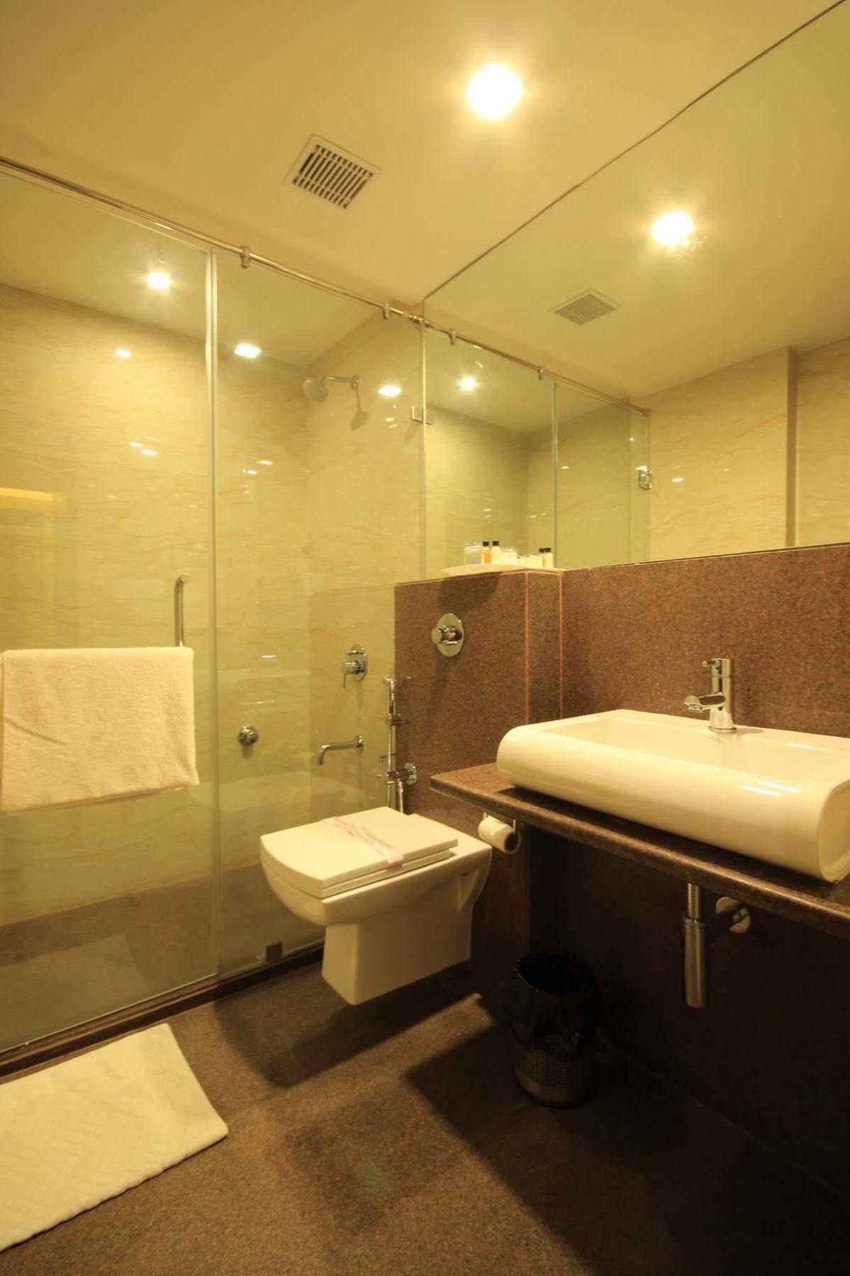 Naeeka Hotel