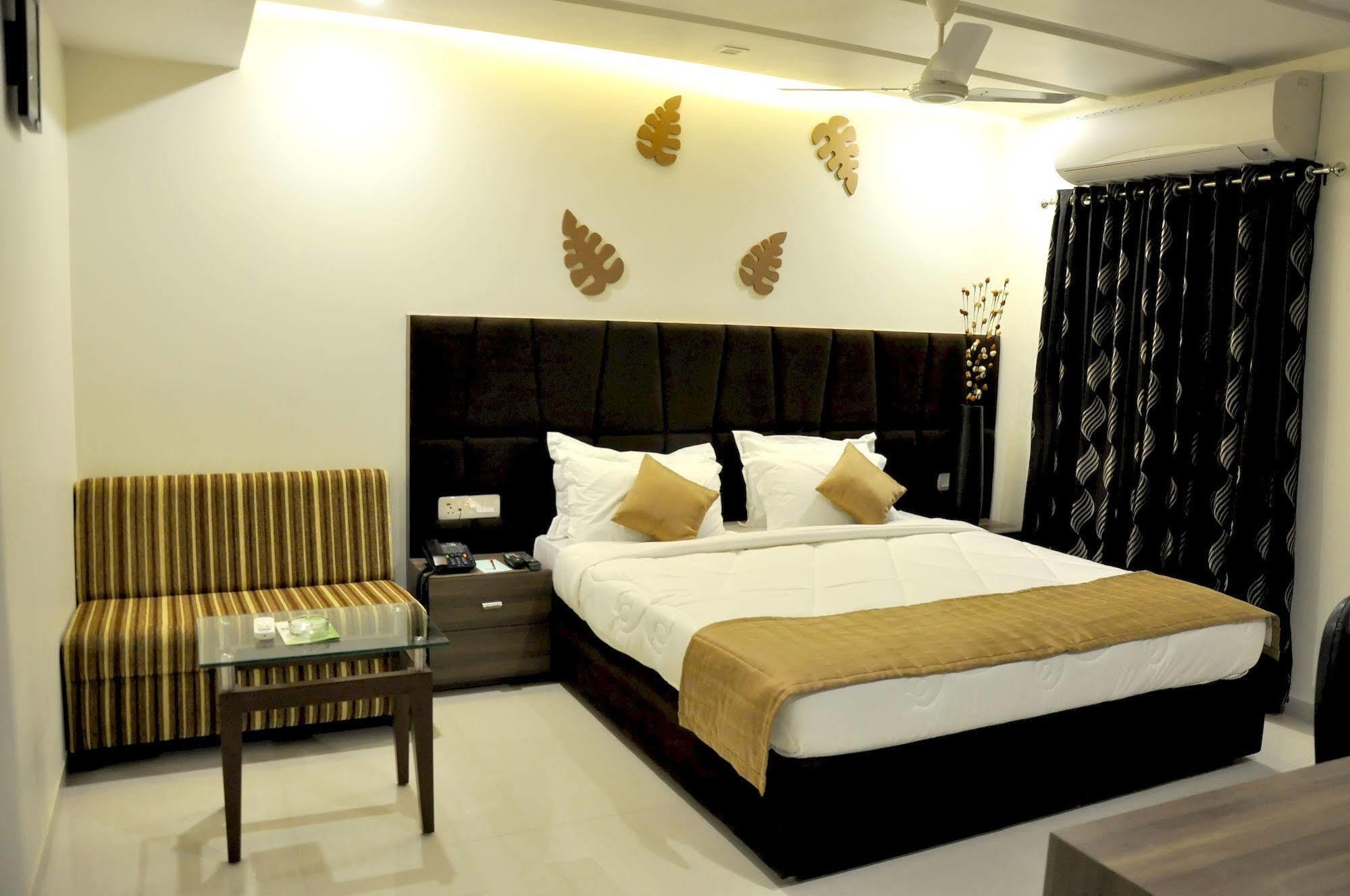 Ashish Hotel 3*