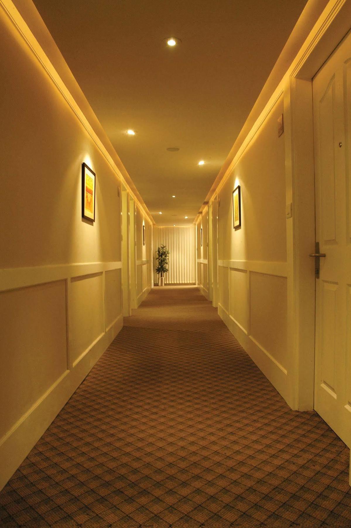 Hotel Skylon Ahmedabad