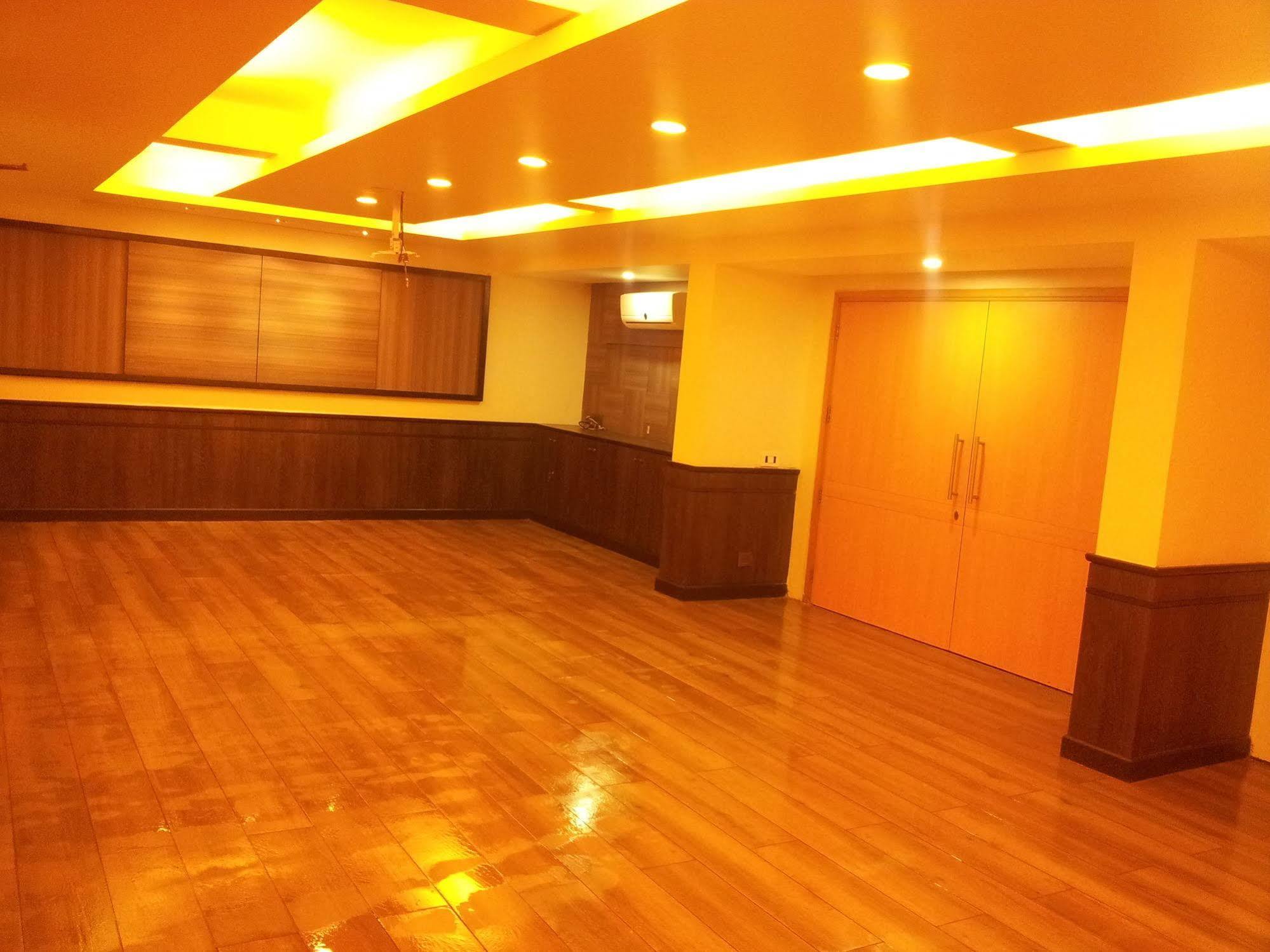 Skylon 2* Ahmedabad
