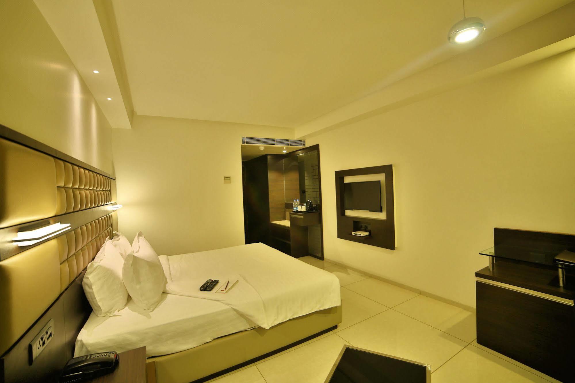 Hotel Tgb Express Maninagar