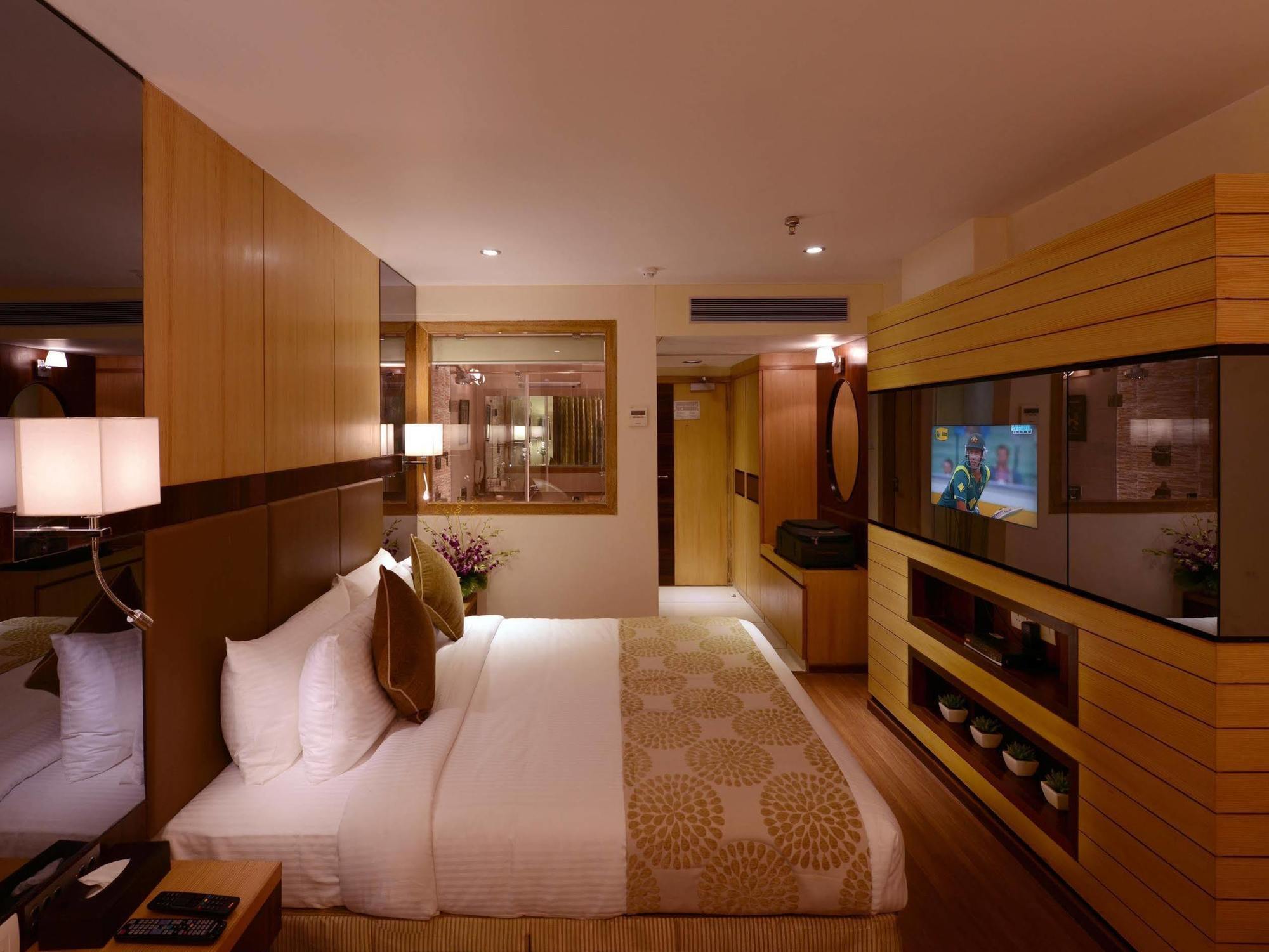 Hotel Tulip Inn, 3*