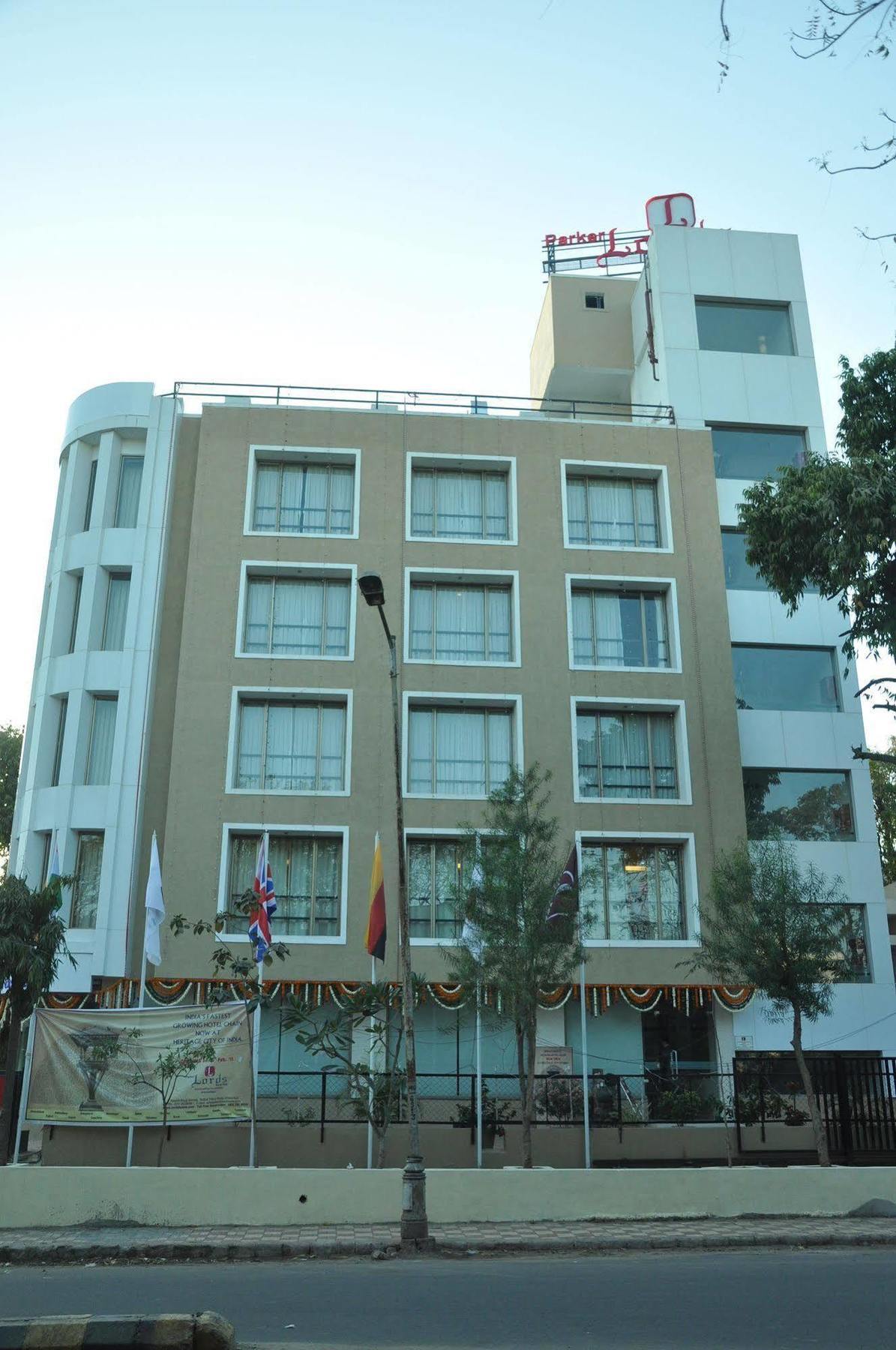 Treebo Trend Parker 3* Ahmedabad
