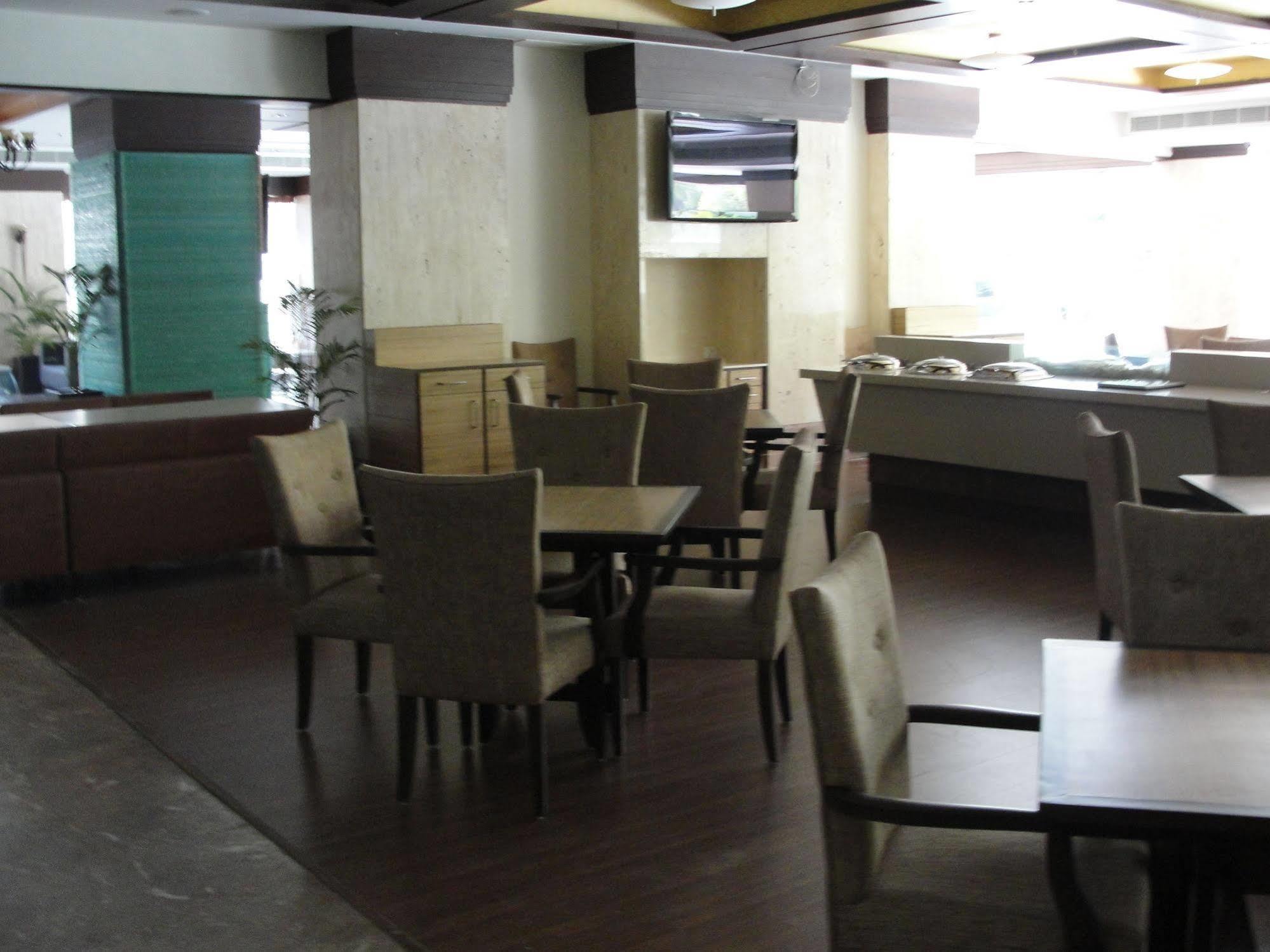 Hotel The Cambay Grand Ahmedabad
