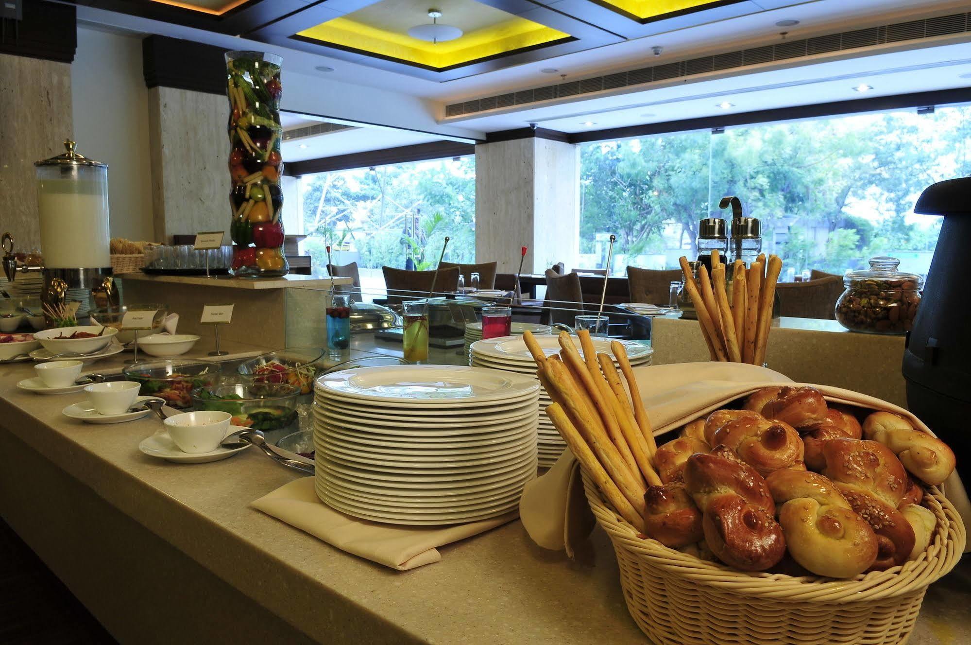 Hotel The Cambay Grand Ahmedabad