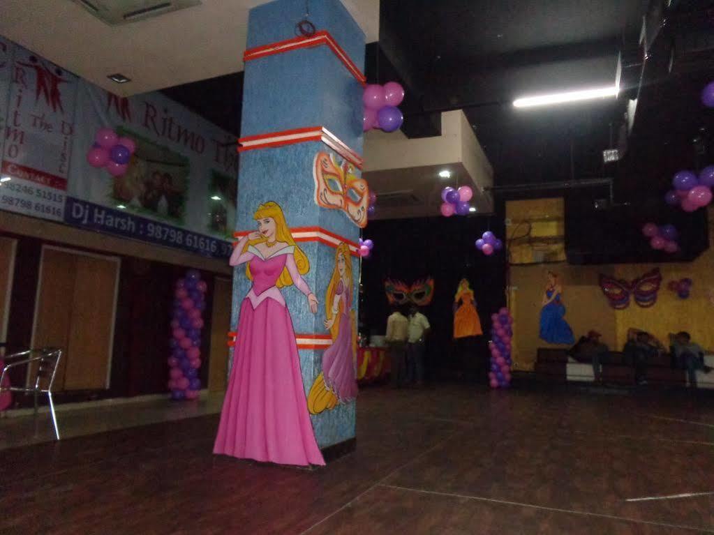 Rock Regency Hotel 3*