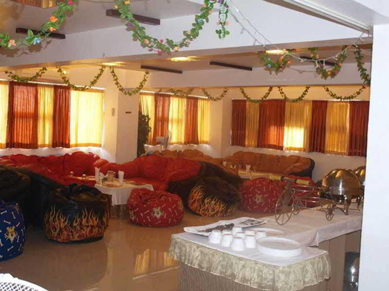 Maan Residency Satellite Road 3*