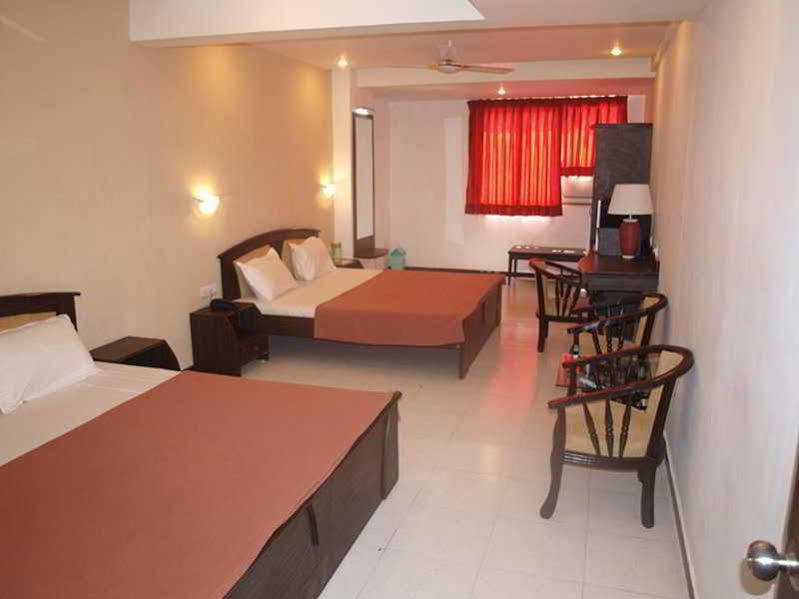 Hotel Maan Residency Satellite Road
