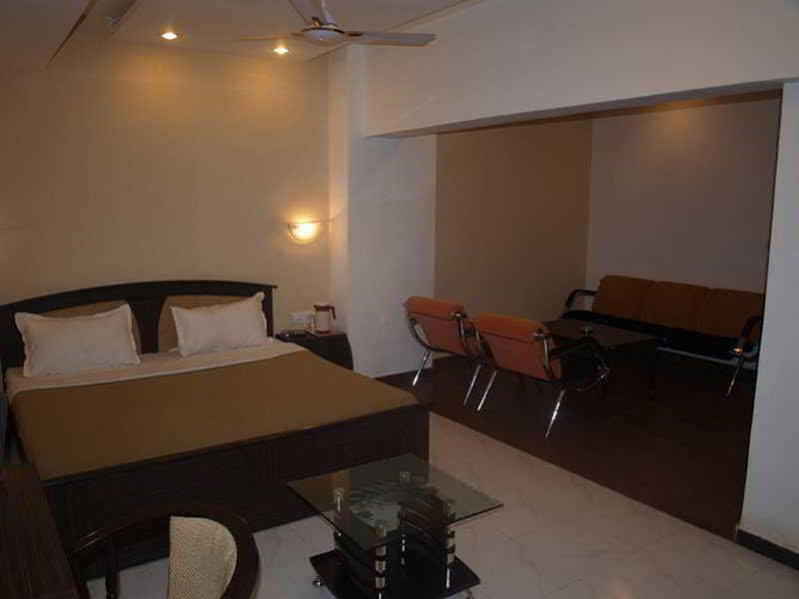 Maan Residency Satellite Road