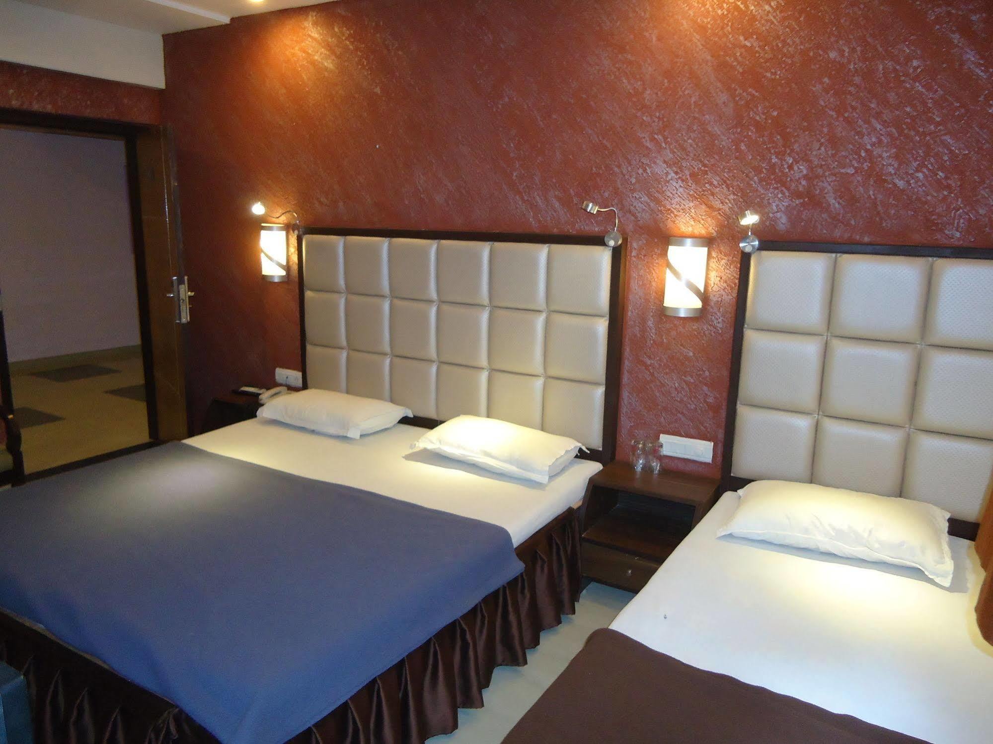 Maan Residency Satellite Road Hotel