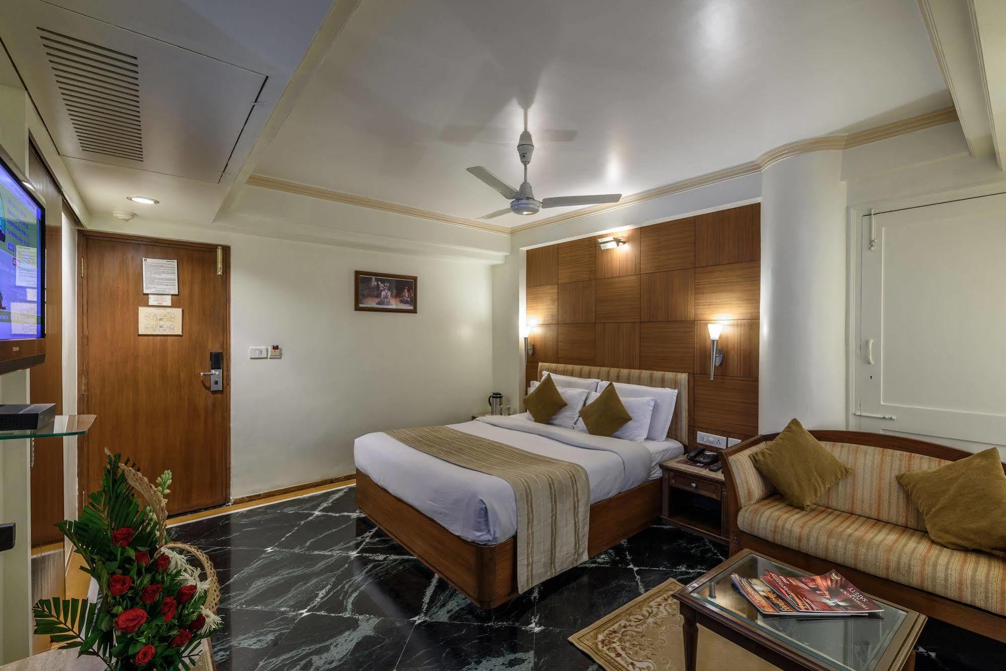 Comfort President Near Junction Station Hotel 4*