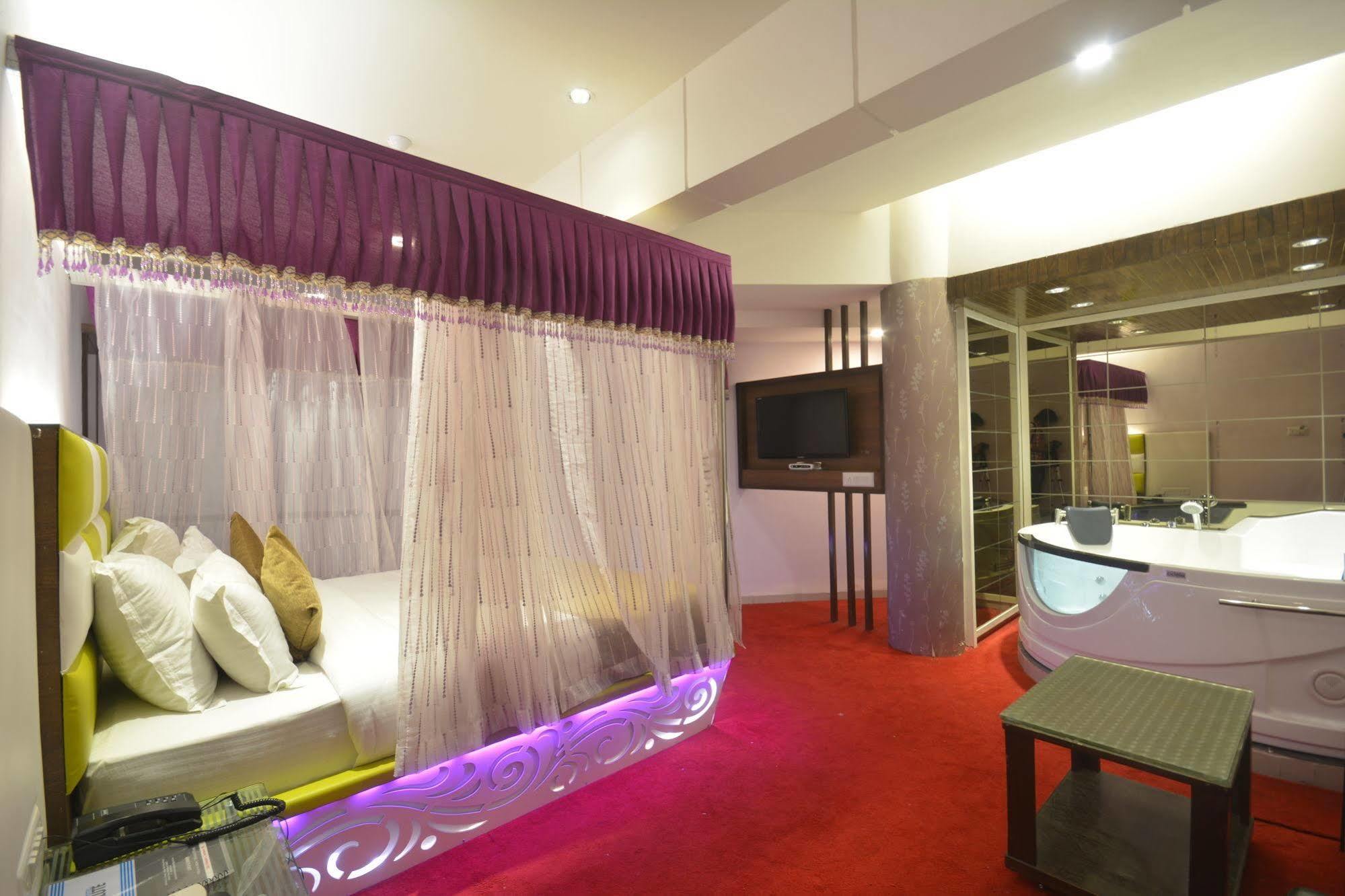 Salute Hotel 2*