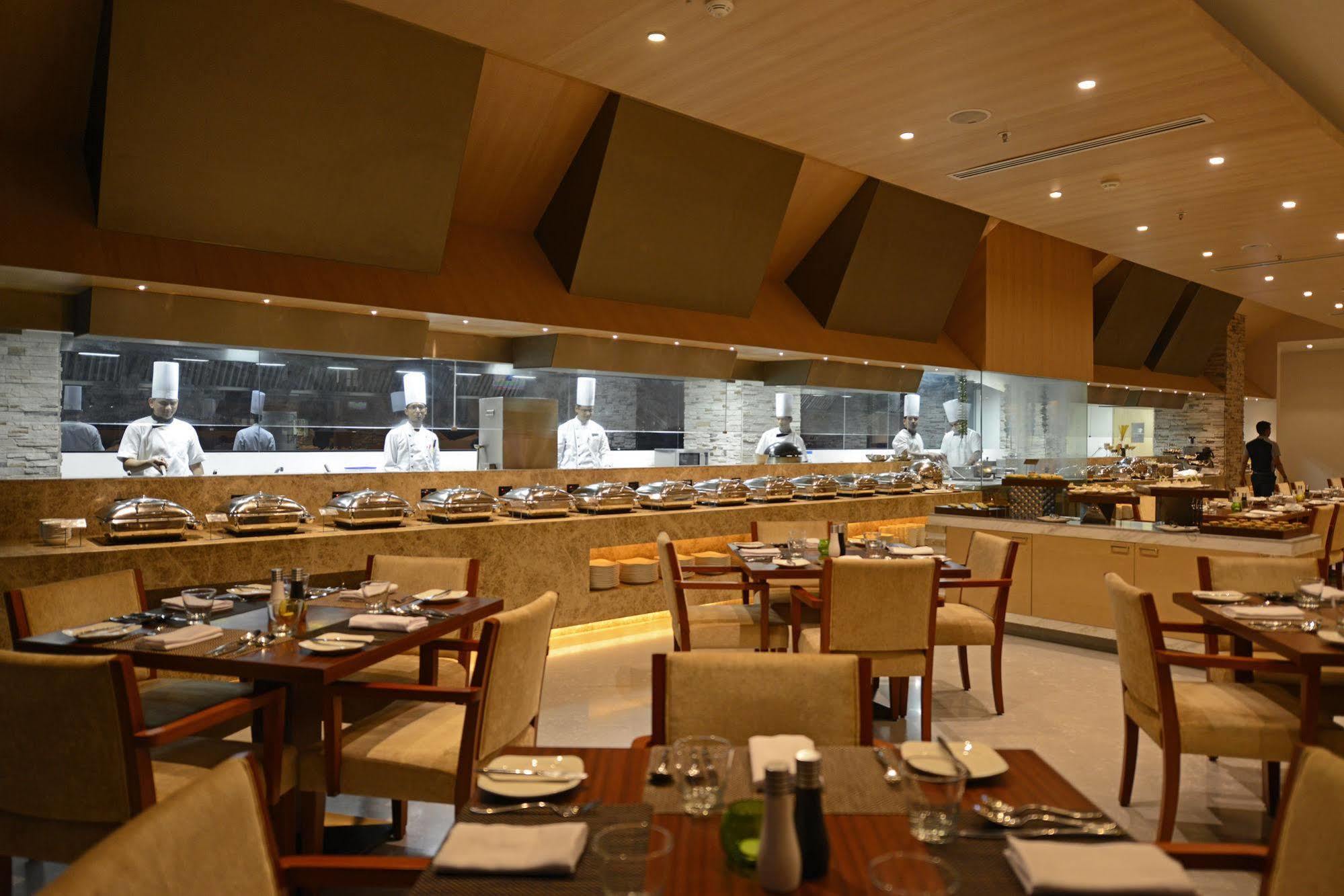 Eastin 5* Ahmedabad