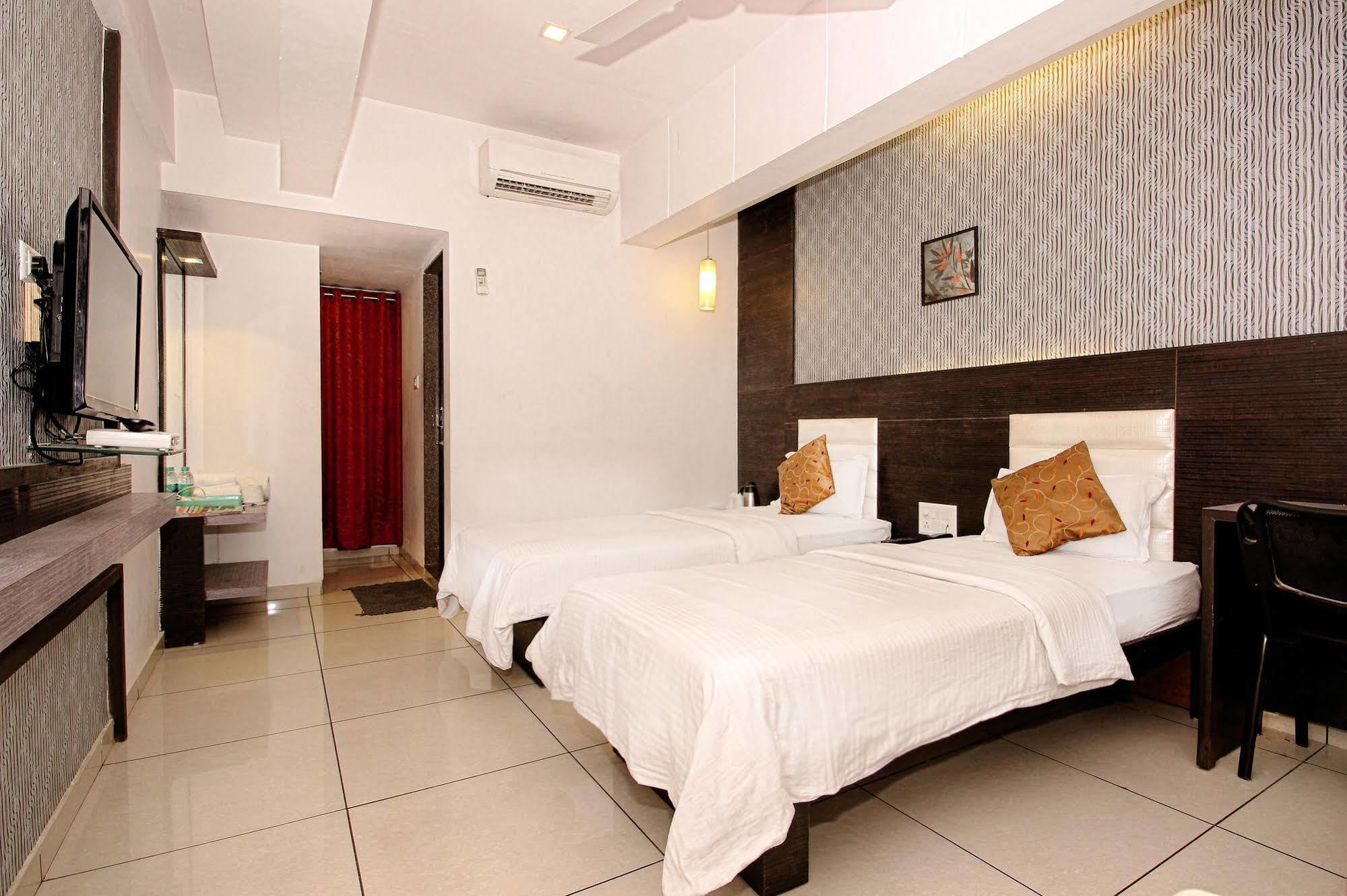 Hotel Salute Ahmedabad