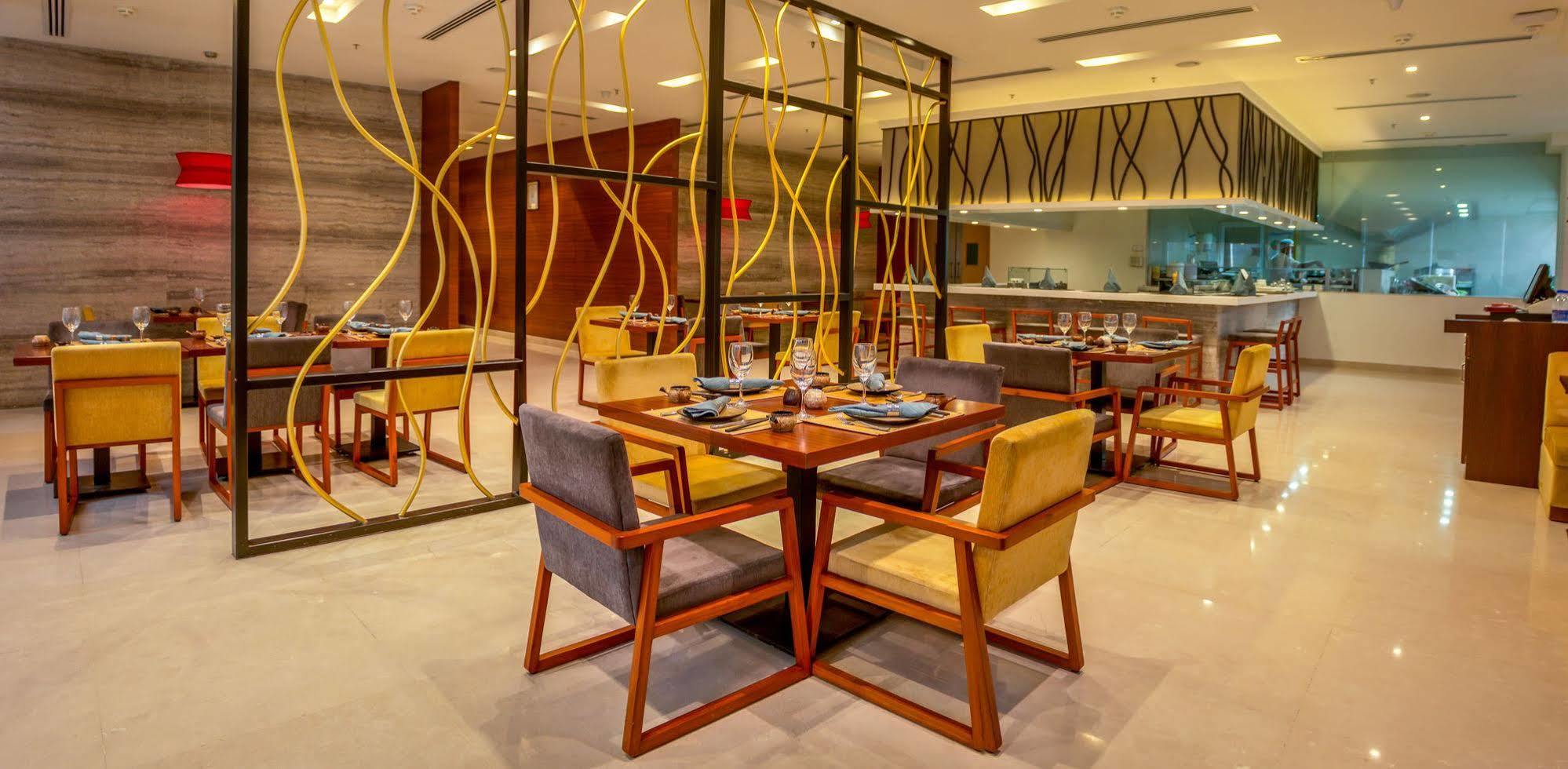 Hotel Eastin 5*