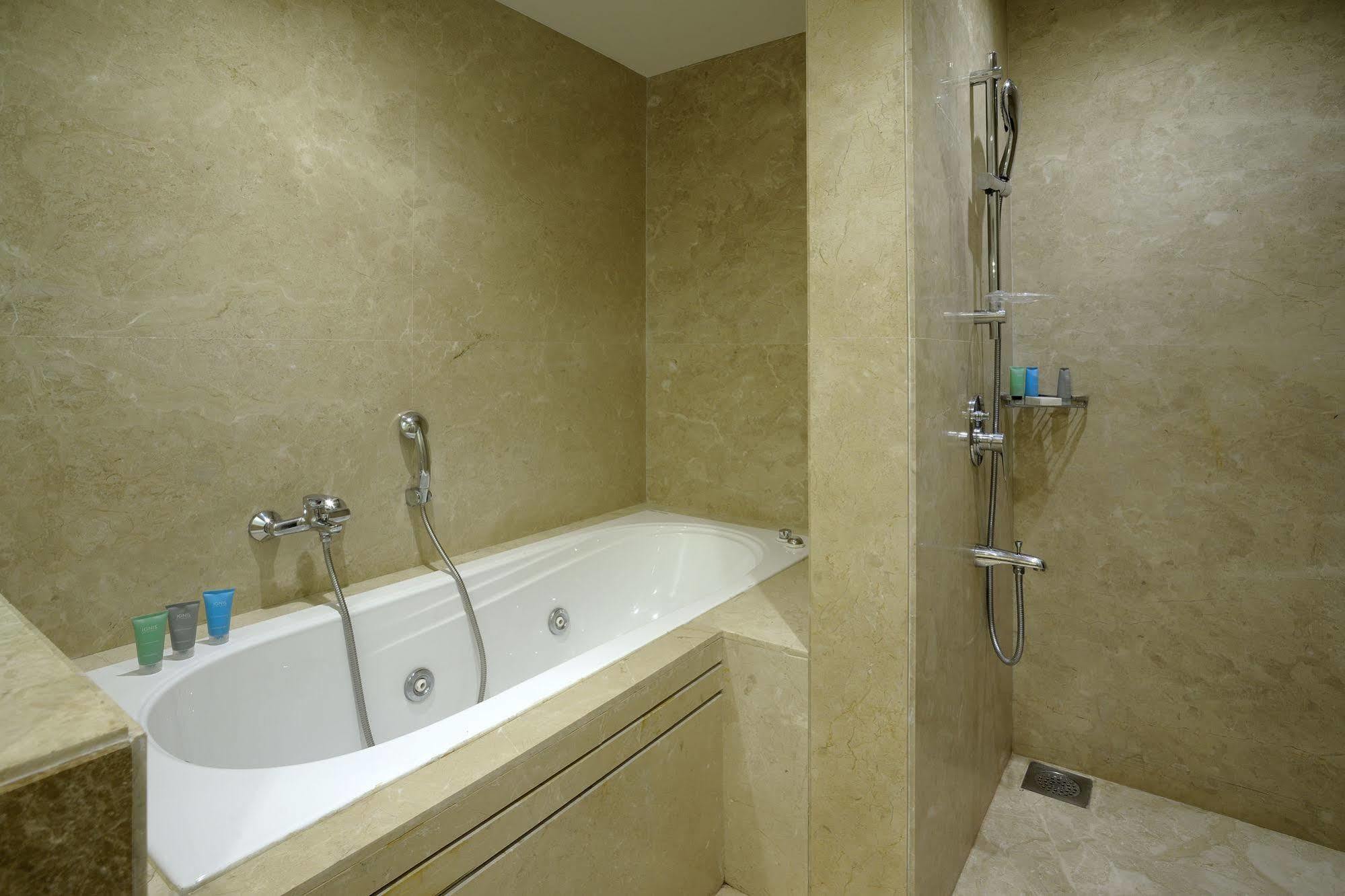 Hotel Eastin Ahmedabad