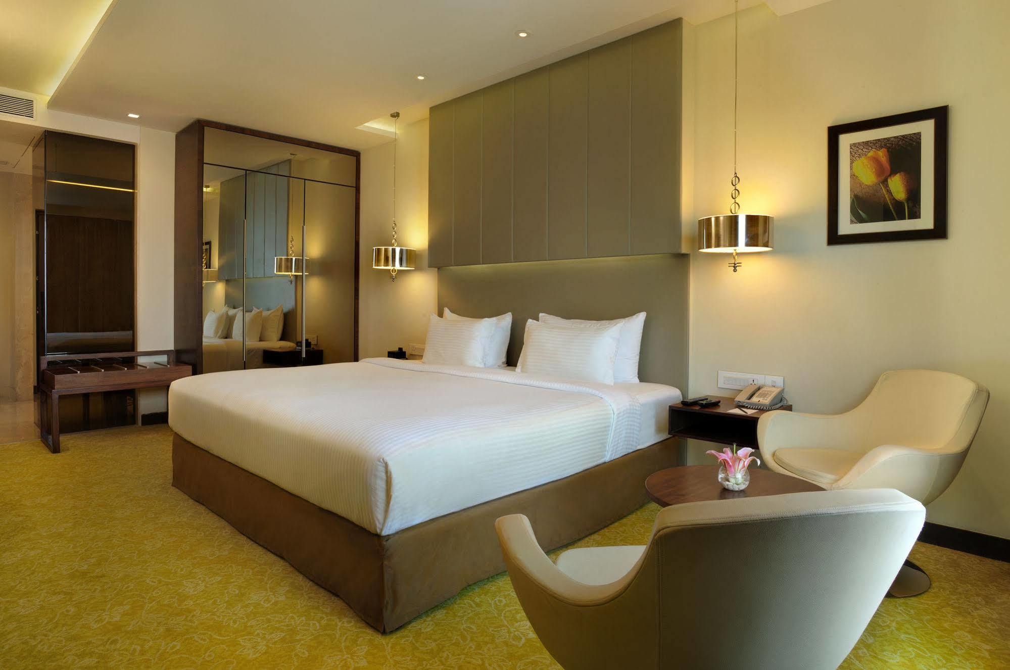 Eastin Hotel