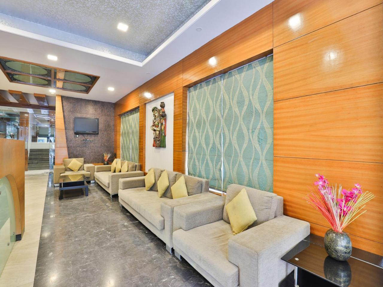 Capital O 15537 Dev Corporate Hotel