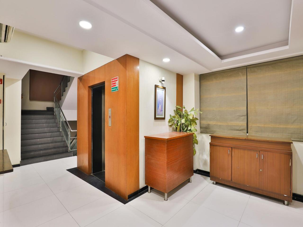 Hotel Capital O 15537 Dev Corporate Ahmedabad