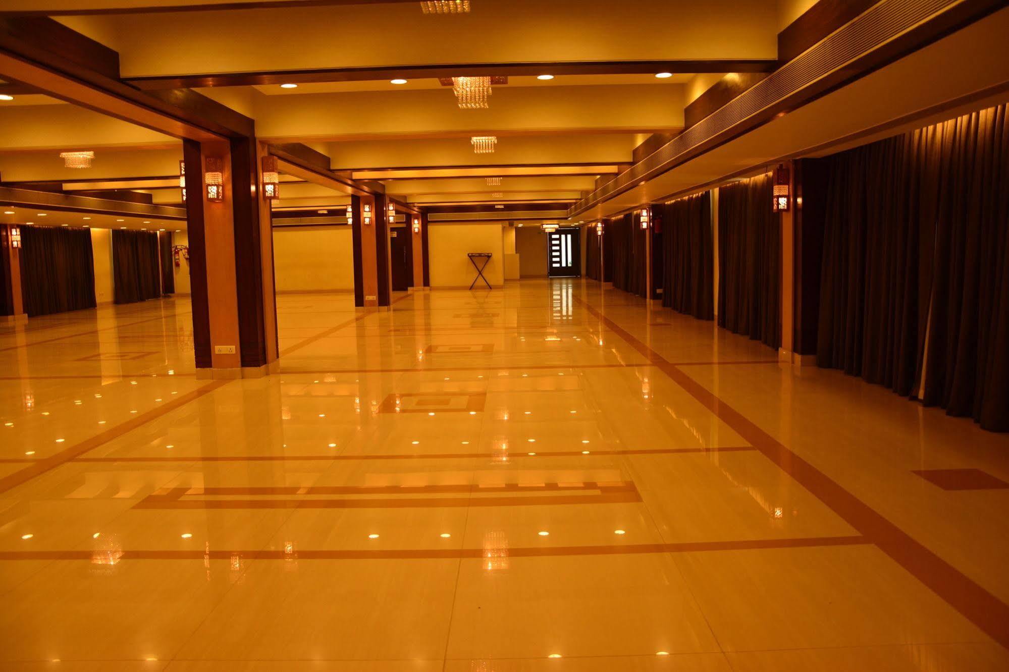 Hotel Platinum Residency