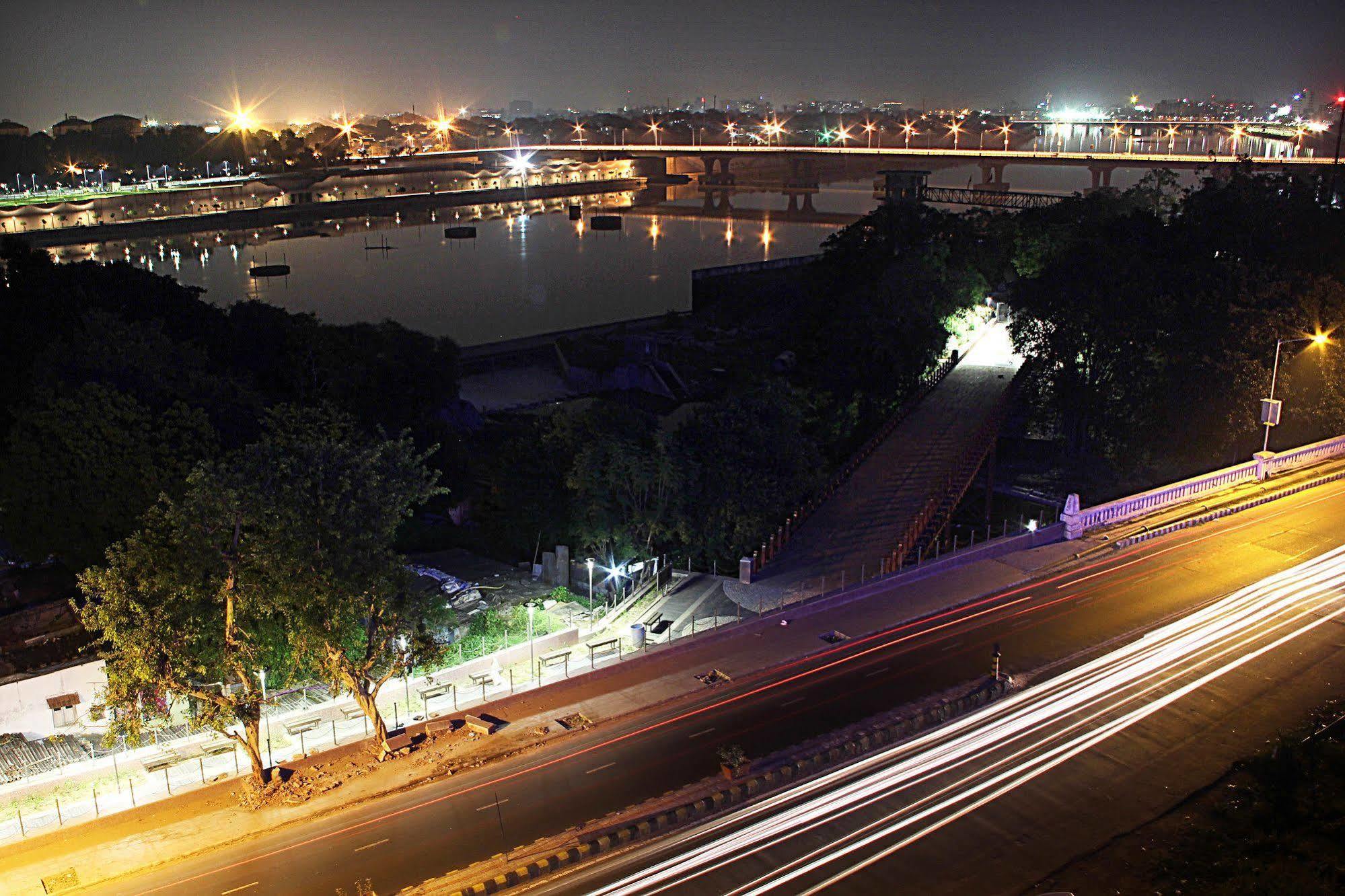 Hotel Silvercloud And Banquets Ahmedabad