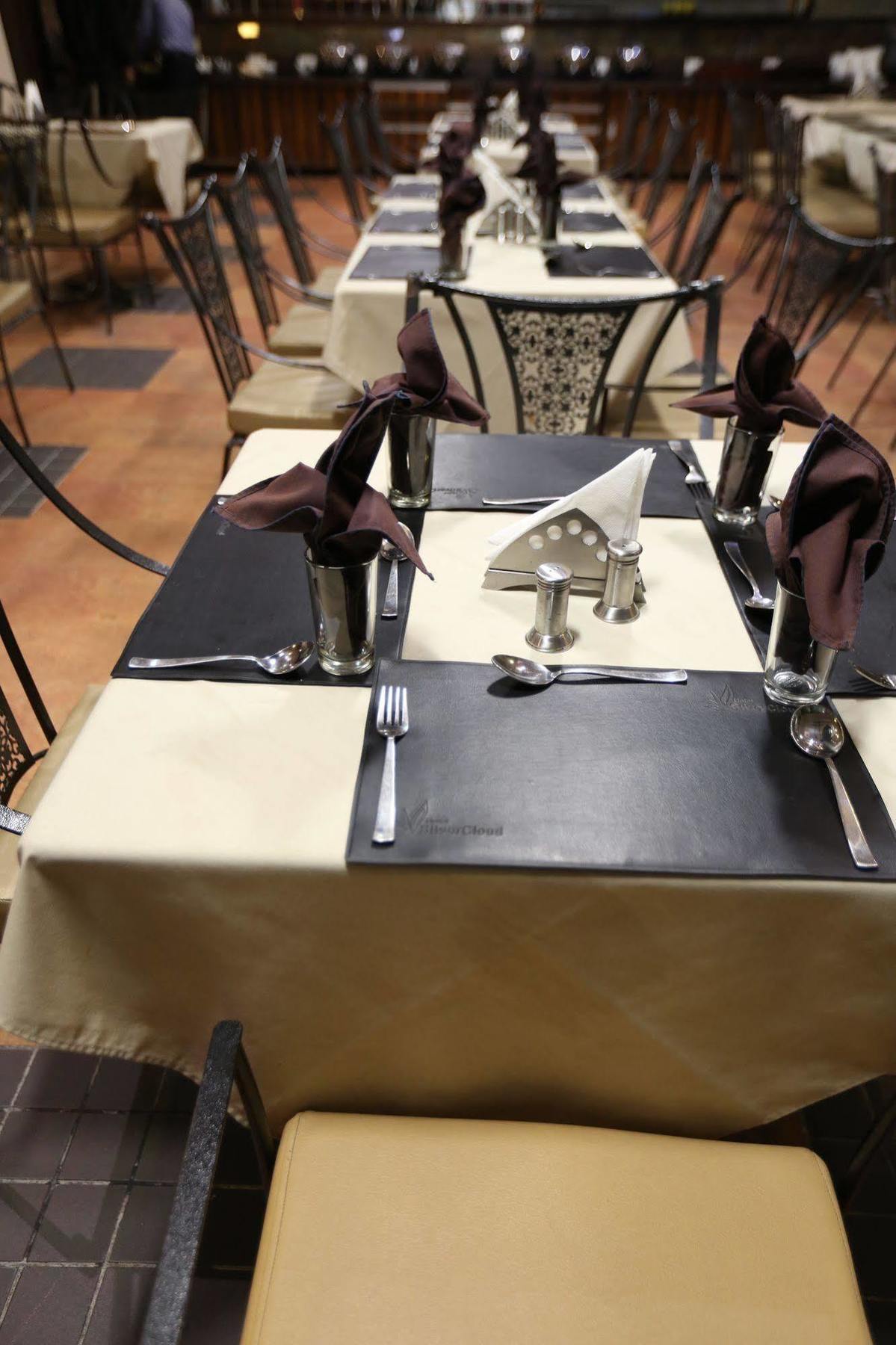 Silvercloud And Banquets Hotel Ahmedabad