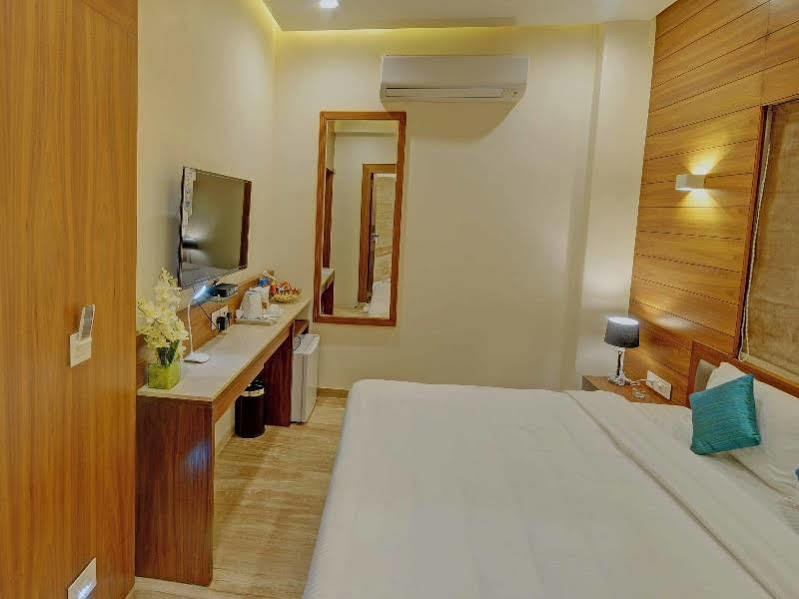Hotel Fabhotel Kyra - Near Airport Road Ahmedabad