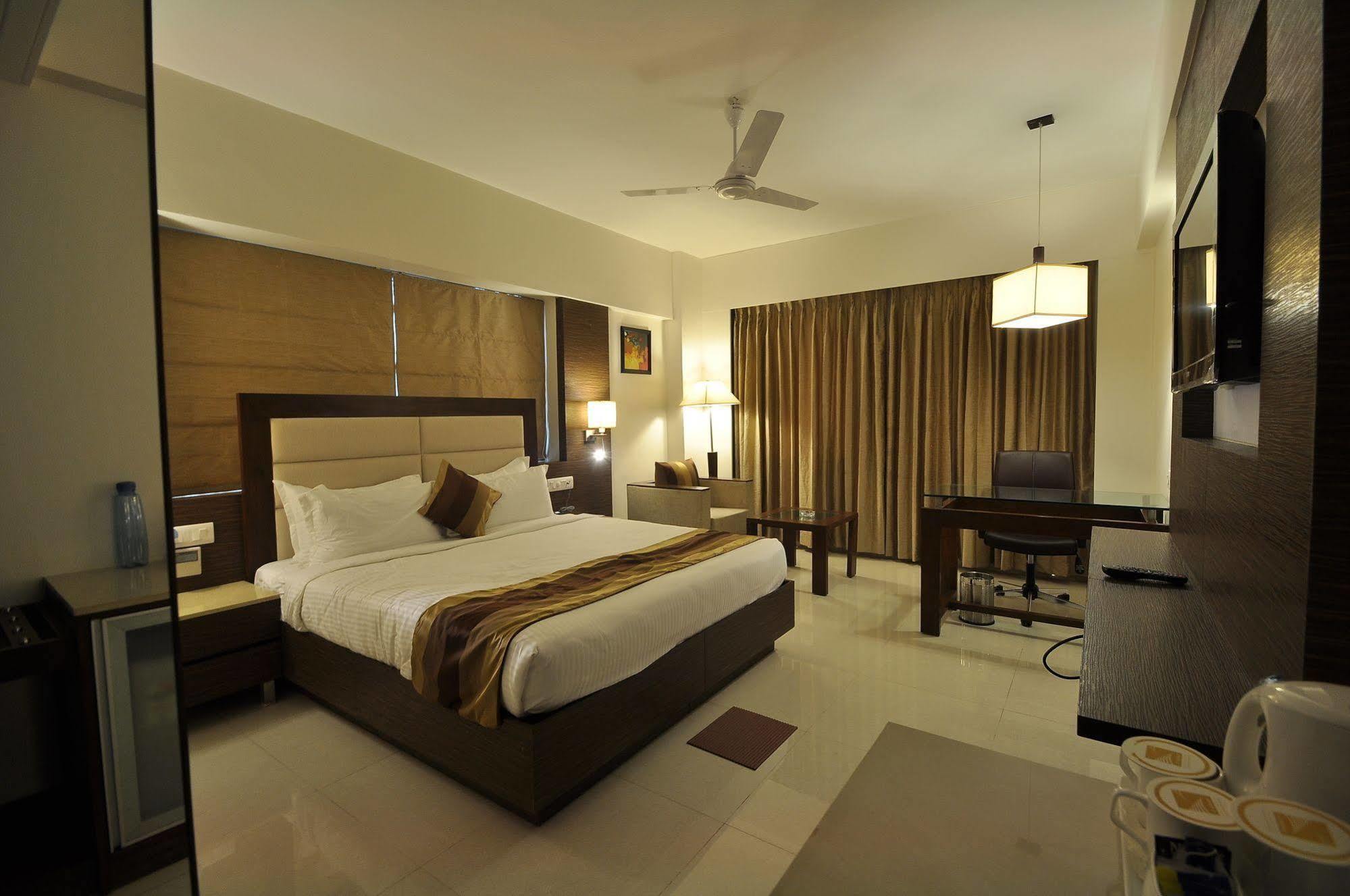 Le Grande Residency -unmarried Couples Are Not Allowed Hotel 3*