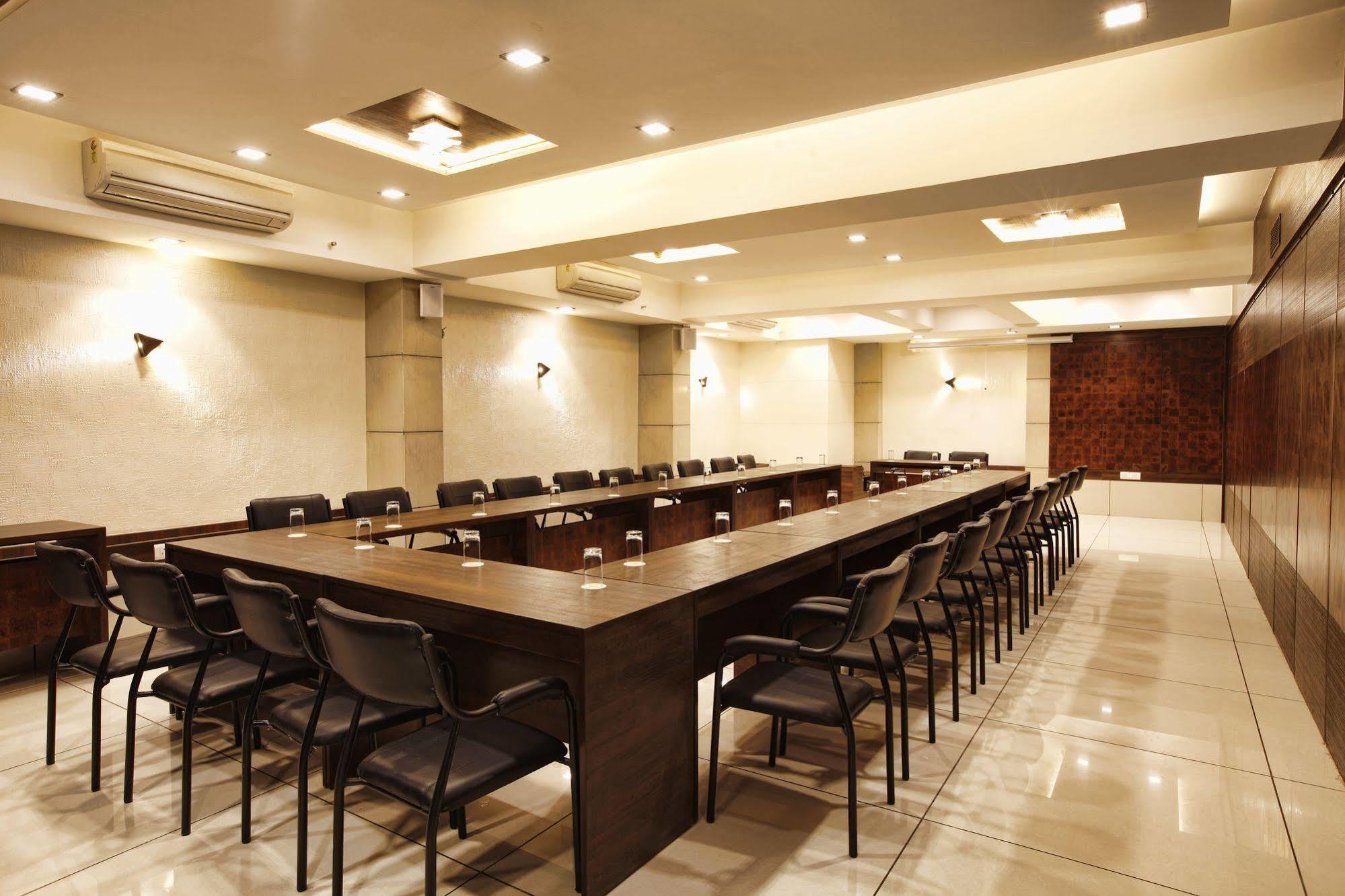 Le Grande Residency -unmarried Couples Are Not Allowed Hotel 3*