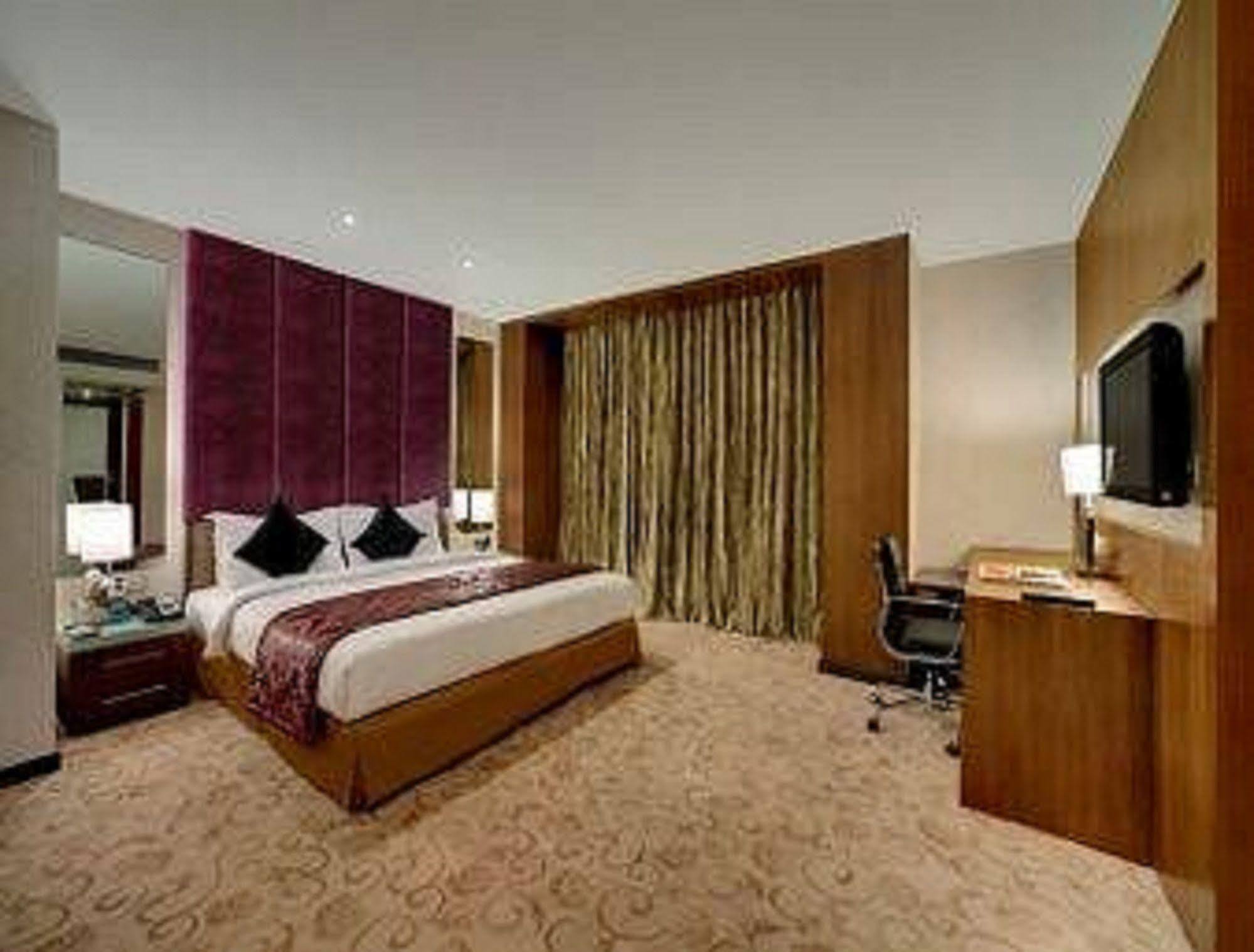 Hotel Ramada Ahmedabad
