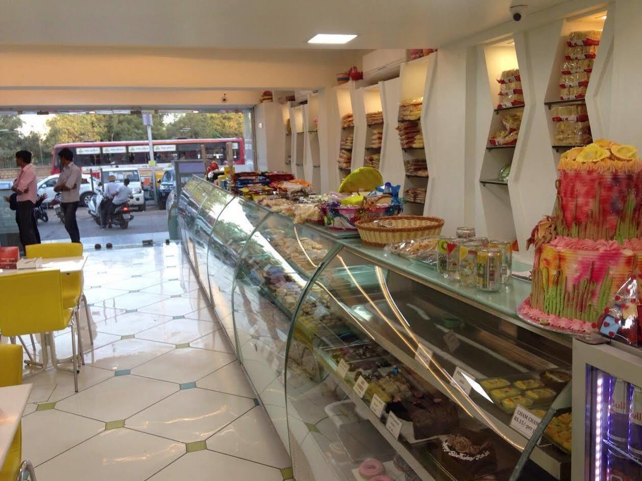 Hotel Sahaj Palace Ahmedabad