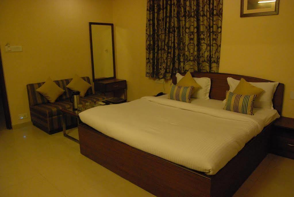 Hotel Sahaj Palace Ahmedabad