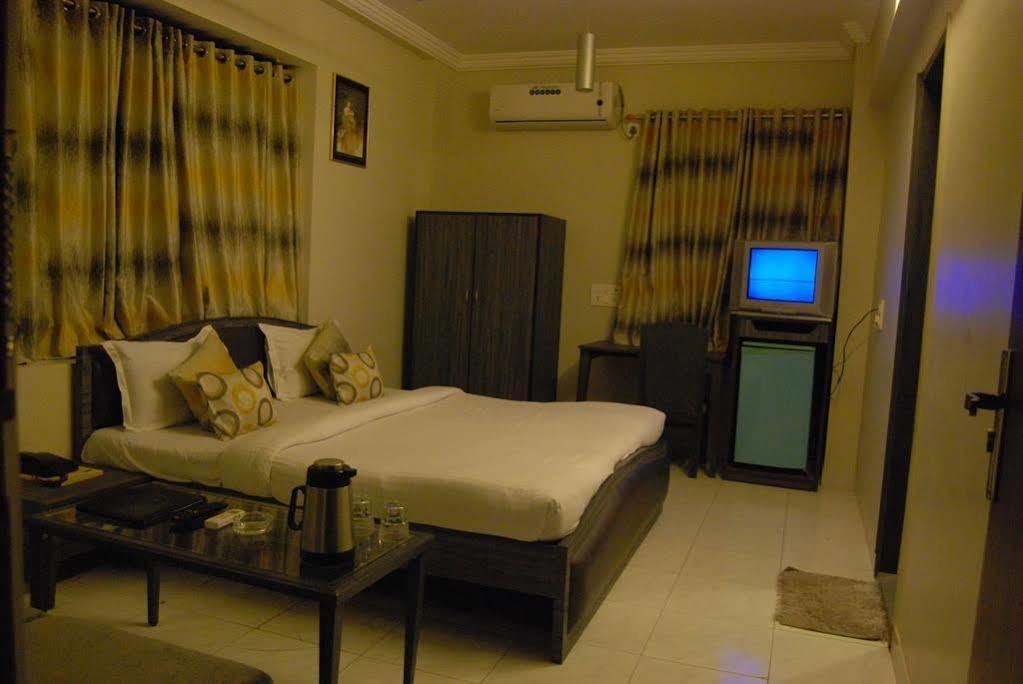 Hotel Sahaj Palace 3*