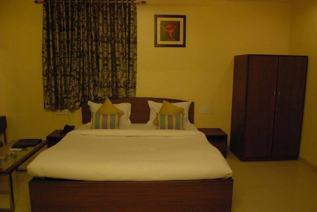 Sahaj Palace Hotel Ahmedabad