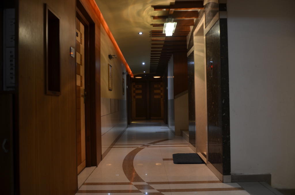 Capital O 978 Marshall The 2* Ahmedabad