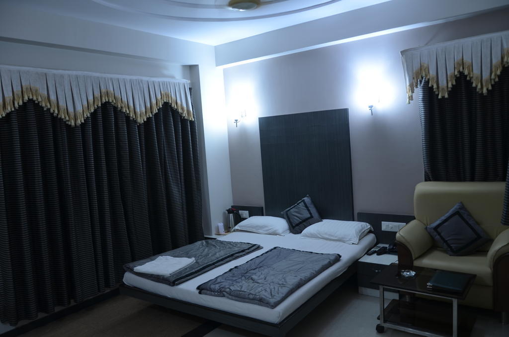 Hotel Capital O 978 Marshall The