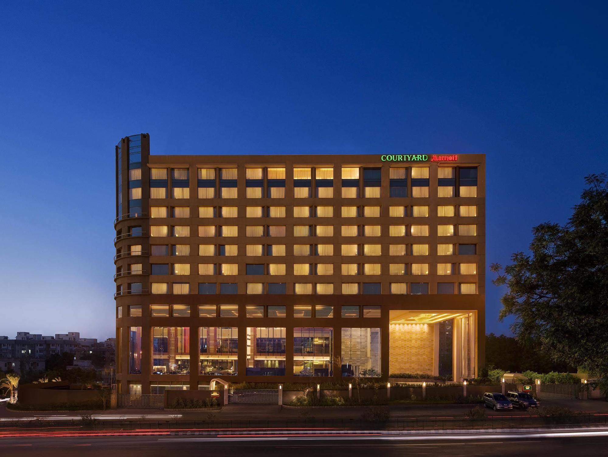 Hotel Courtyard By Marriott Ahmedabad
