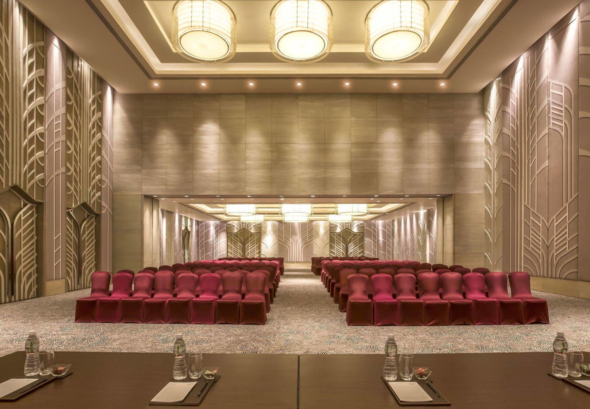 Courtyard By Marriott Hotel Ahmedabad
