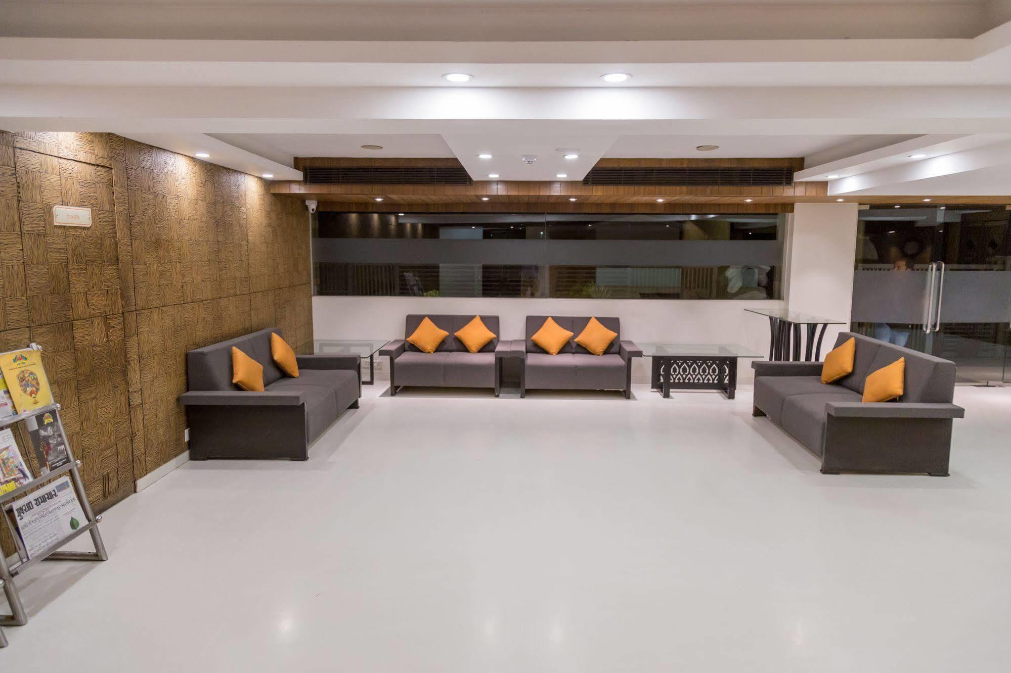 Vastrapur 3*